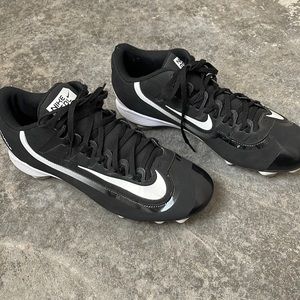 Nike BSBL Black White Men’s shoes with cleats